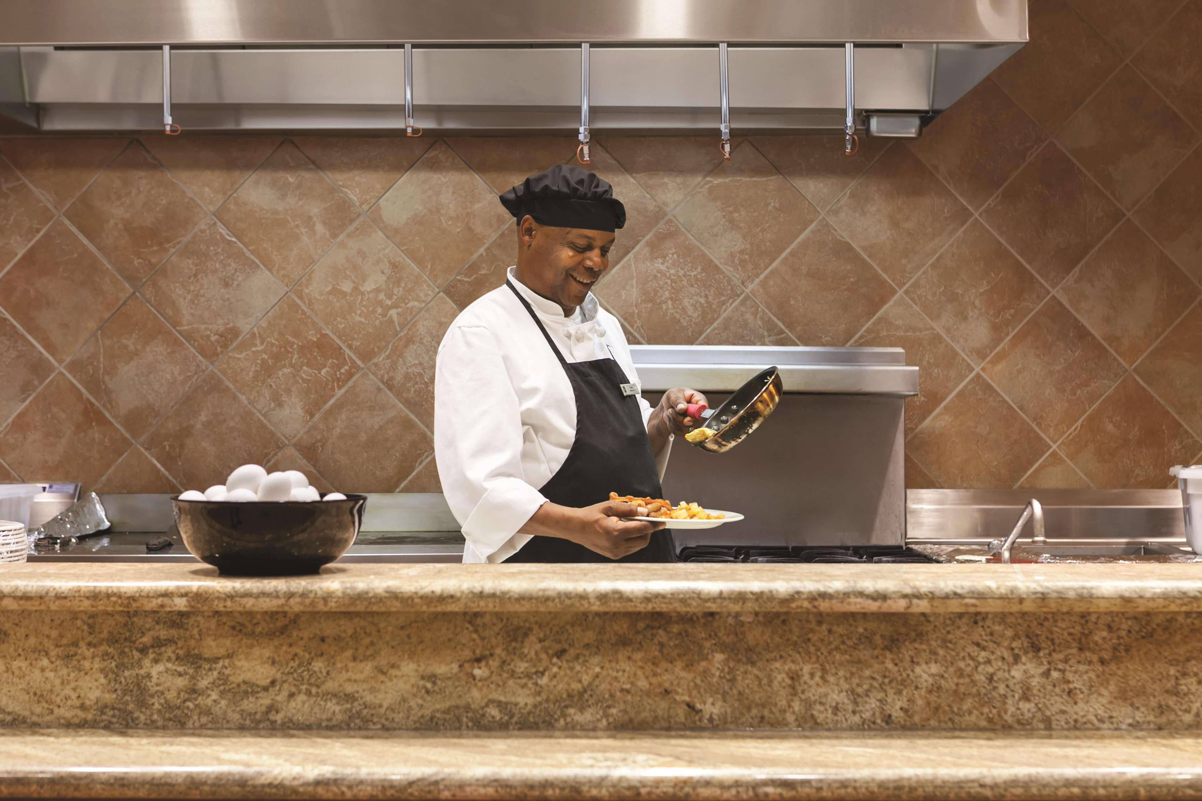 Embassy Suites Omaha- La Vista/ Hotel & Conference Center Restoran fotoğraf