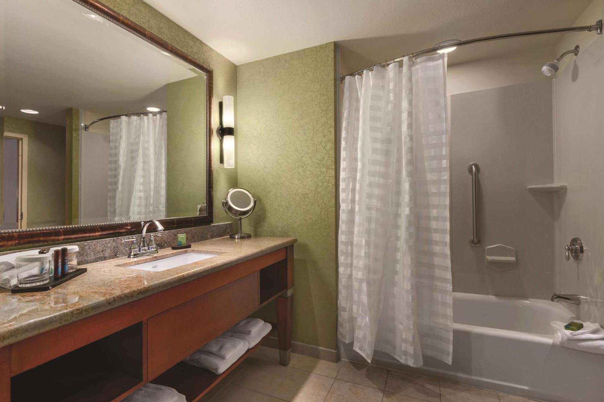 Embassy Suites Omaha- La Vista/ Hotel & Conference Center Dış mekan fotoğraf